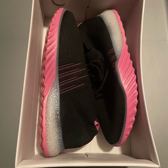 danskin tennis shoes